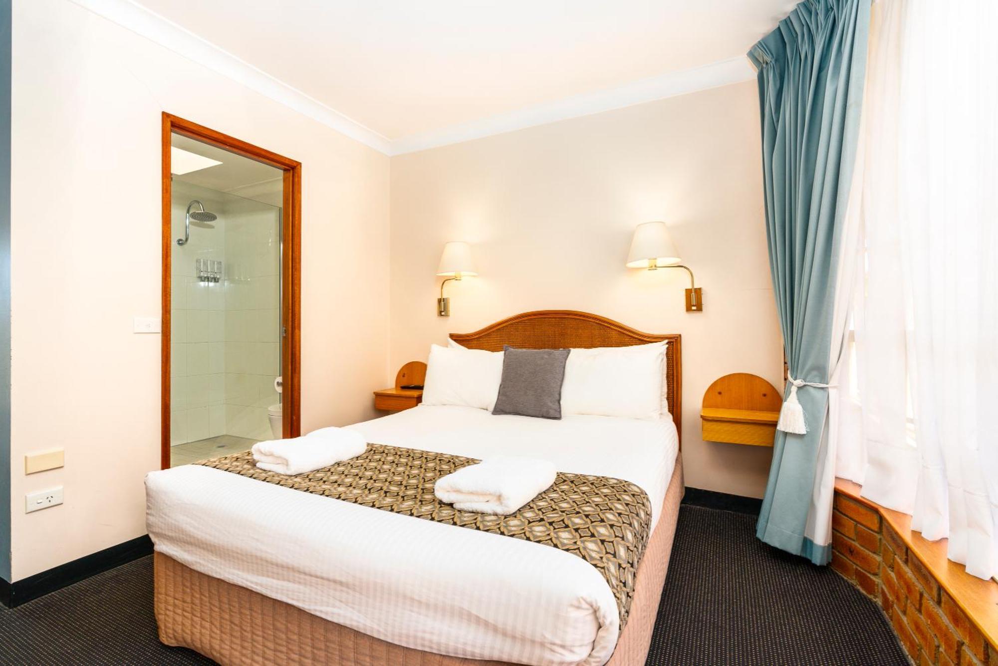 Sapphire Waters Motor Inn Merimbula Bagian luar foto